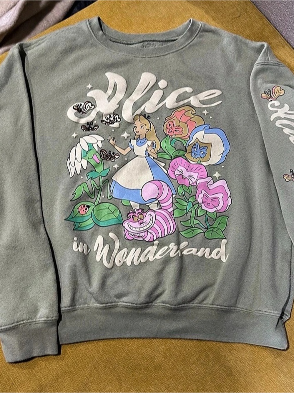 Disney Alice in Wonderland Graphic Sweatshirt in Gray Size Medium Like New